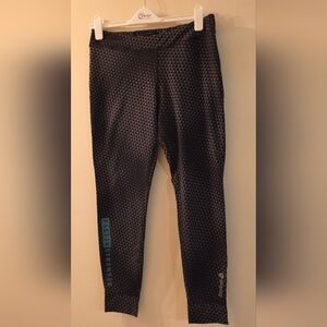 Reebok Play Dry Black and Gray Geometric Leggings (Size Large)